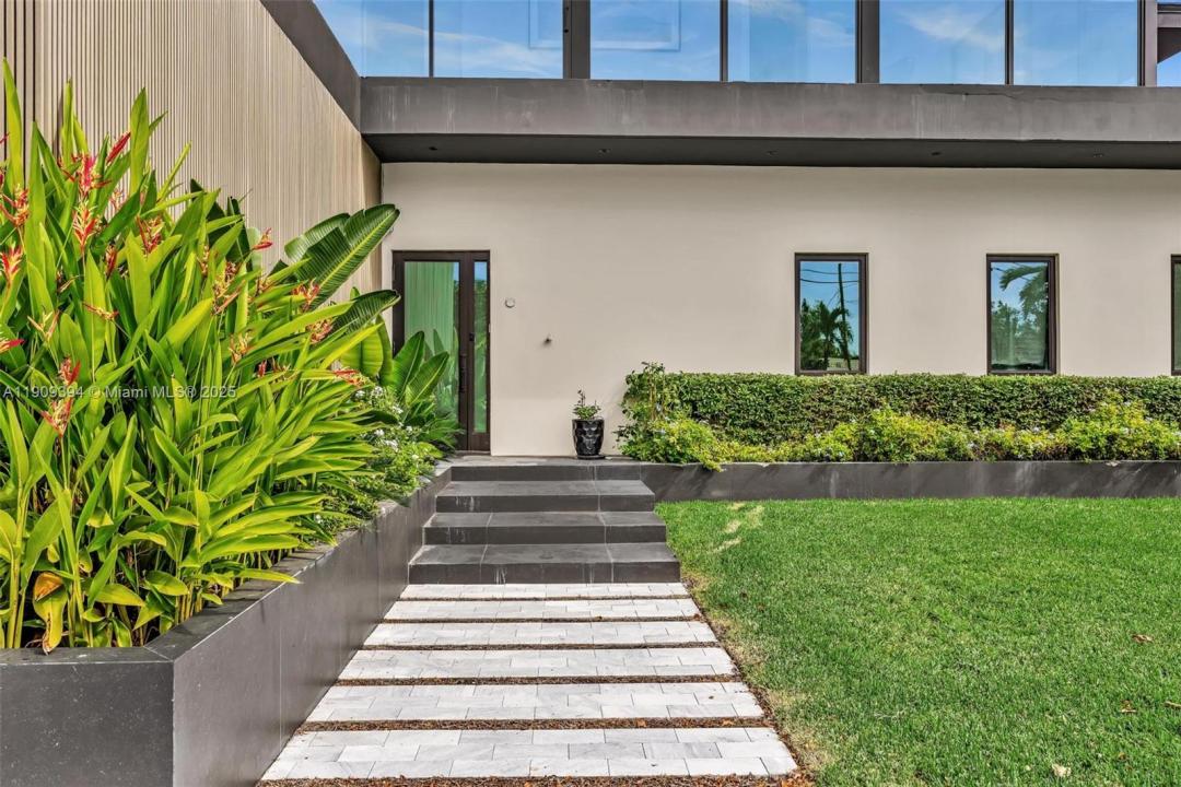 13045 Coronado Ter, North Miami, Florida 33181, HOA KỲ