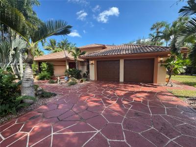 2720 Oak Tree Ln, Oakland Park, Florida 33309, USA