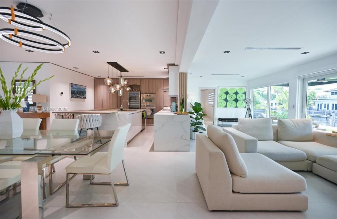 2537 SE 10th Ct, Pompano Beach, Флорида 33062, Соединенные Штаты