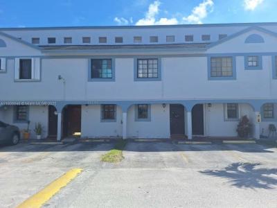 11781 SW 18th St 4, Miami, Florida 33175, USA