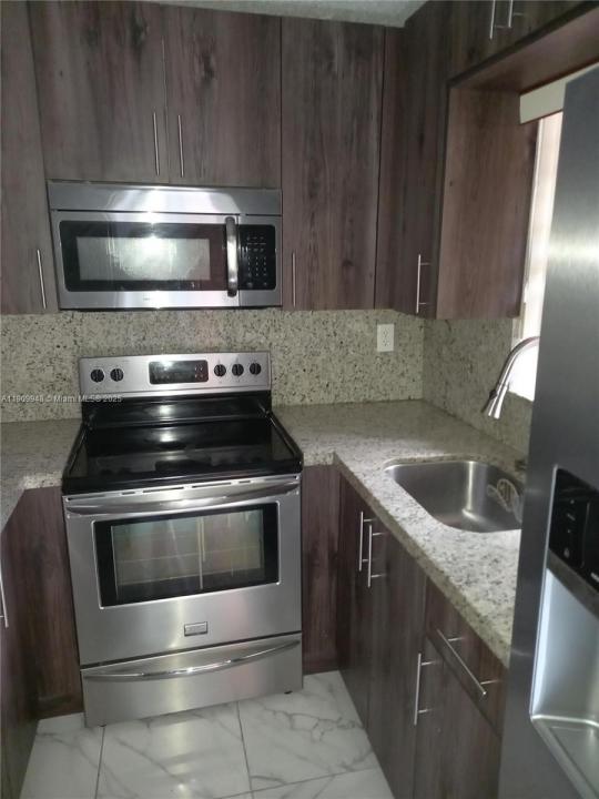 11781 SW 18th St 4, Miami, פלורידה 33175, ארצות הברית של אמריקה 