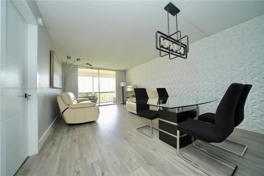 2541 Aragon Blvd 305, Sunrise, Floride 33322, États-Unis