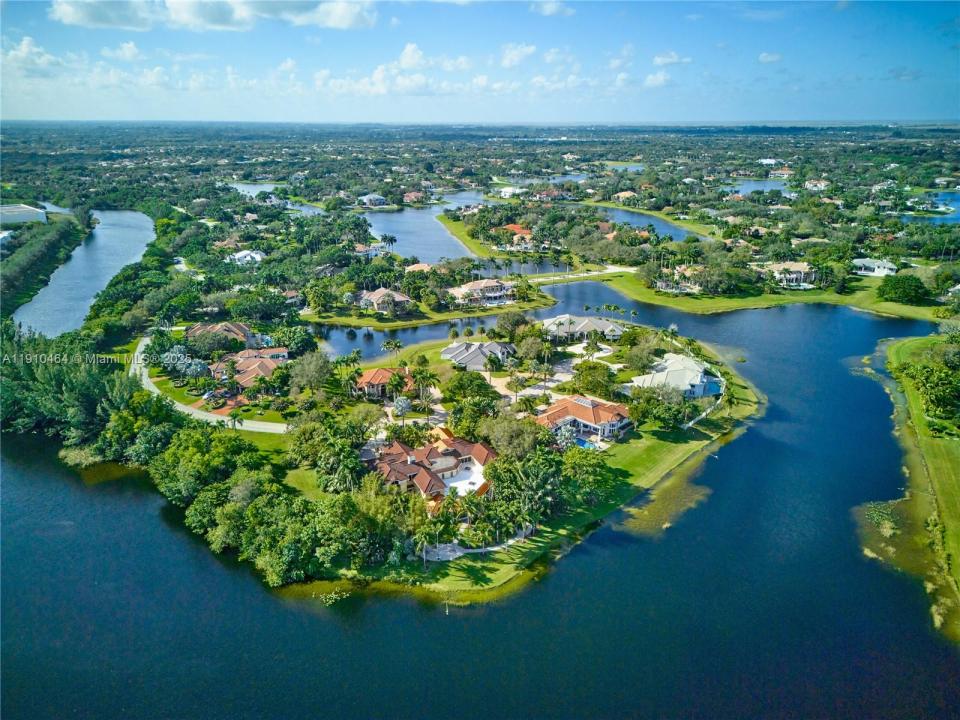 2939 Paddock Ln, Weston, Florida 33331