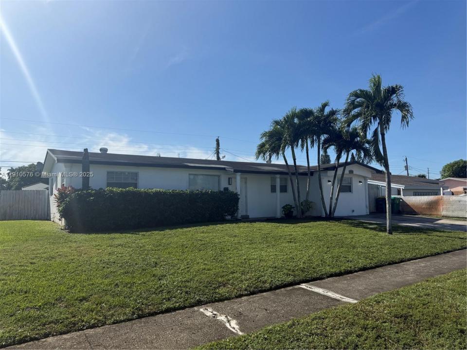 4930 NW 13th St, Lauderhill, Flórida 33313, Estados Unidos