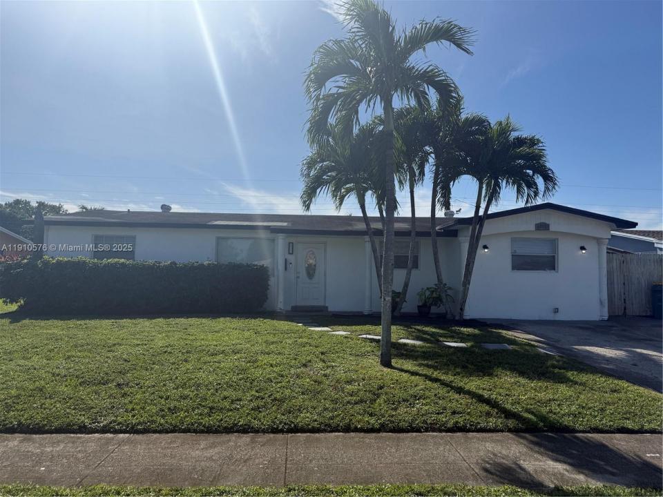 4930 NW 13th St, Lauderhill, Flórida 33313, Estados Unidos
