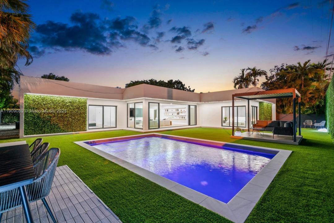 85 W Shore Dr W, Miami, Флорида 33133, Соединенные Штаты