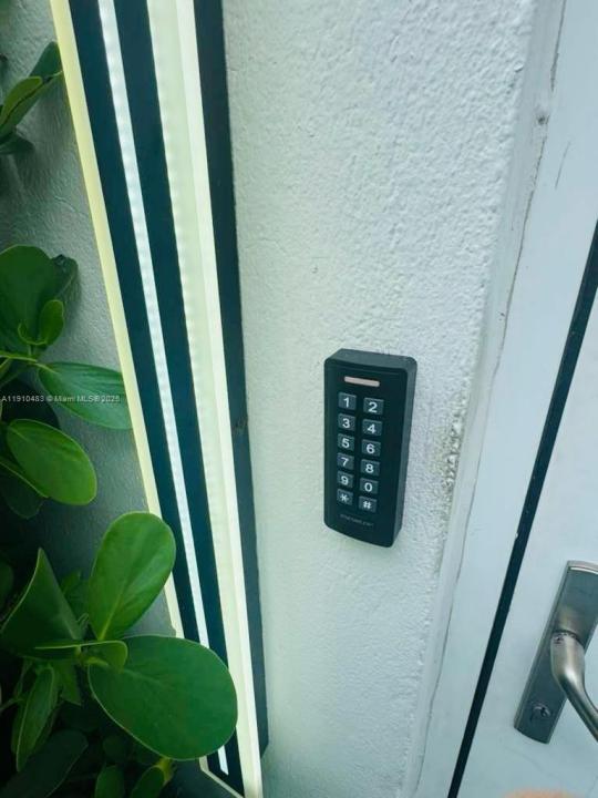 315 W 28th St 5, Miami Beach, Floryda 33140, USA