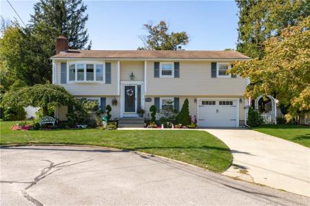 33 Judy Terrace, West Warwick, ロードアイランド 02893, アメリカ合衆国