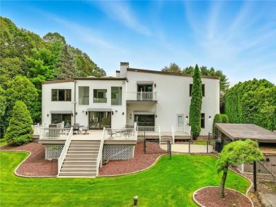 129 Valerie Court, Cranston, 로드아일랜드 02921, 미국