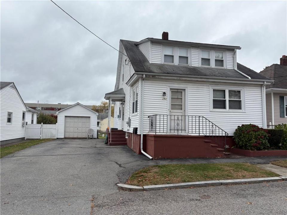 293 Sutton Avenue, East Providence, Род Айленд 02914, Соединенные Штаты