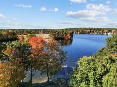 63 Shore Drive, Johnston, ロードアイランド 02919, アメリカ合衆国