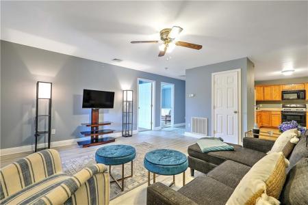 1556 North Main Street Street 7, Fall River, Massachusetts 02720, USA