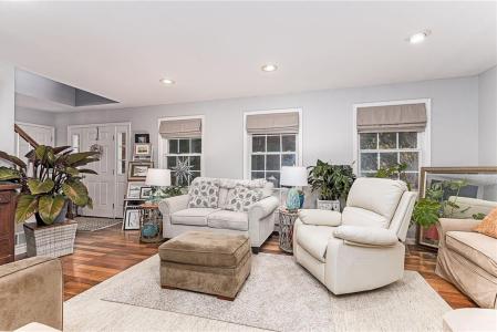 197 Old Coach Road, Charlestown, Rhode Island 02813, USA