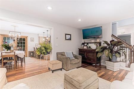 197 Old Coach Road, Charlestown, Rhode Island 02813, USA