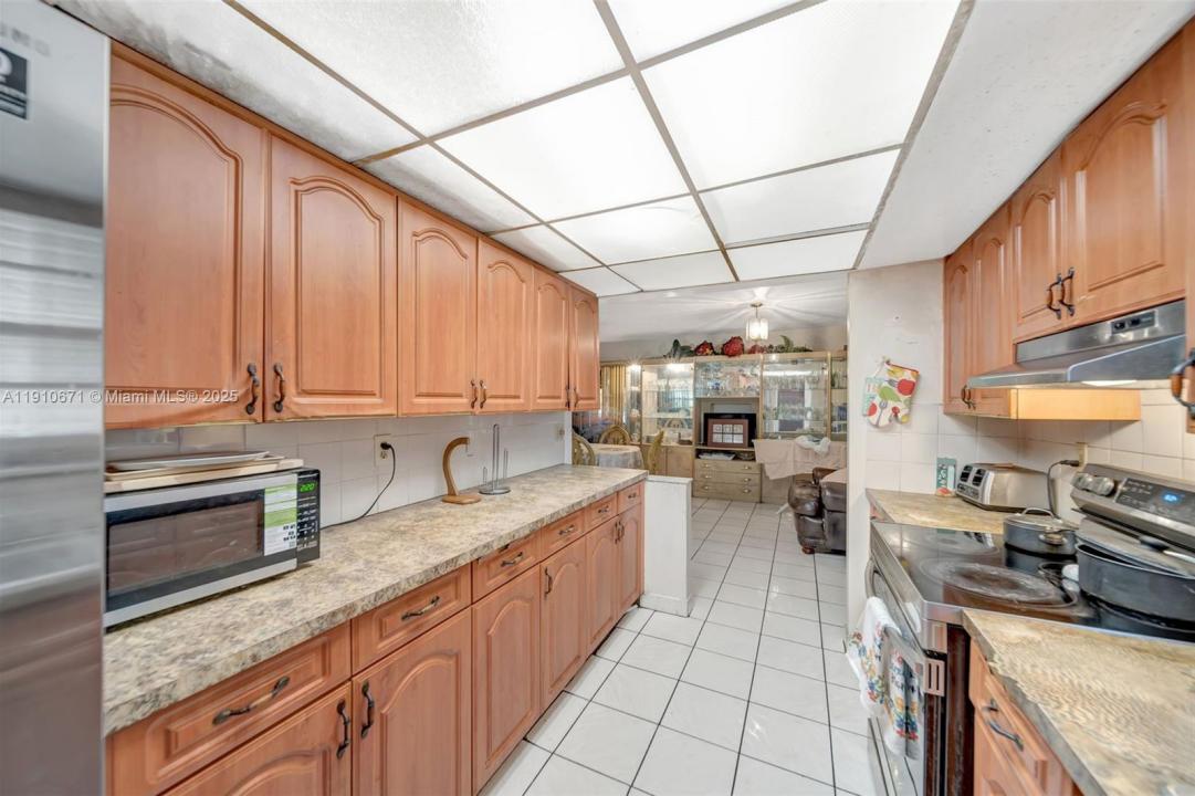 741 SW 2nd Ct, Hallandale Beach, Floride 33009, États-Unis