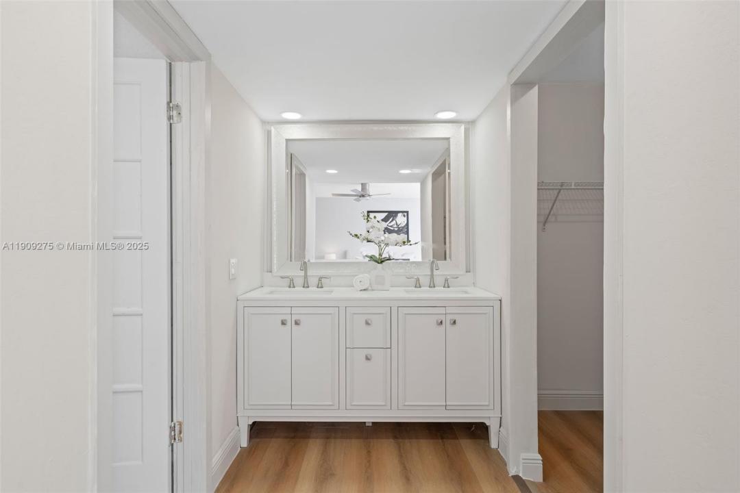 1812 firwood, Orlando, Флорида 32818, Соединенные Штаты