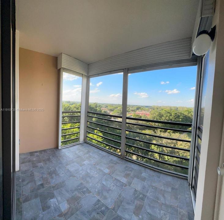 1400 Saint Charles Pl PH22, Pembroke Pines, Florida 33026, Estados Unidos