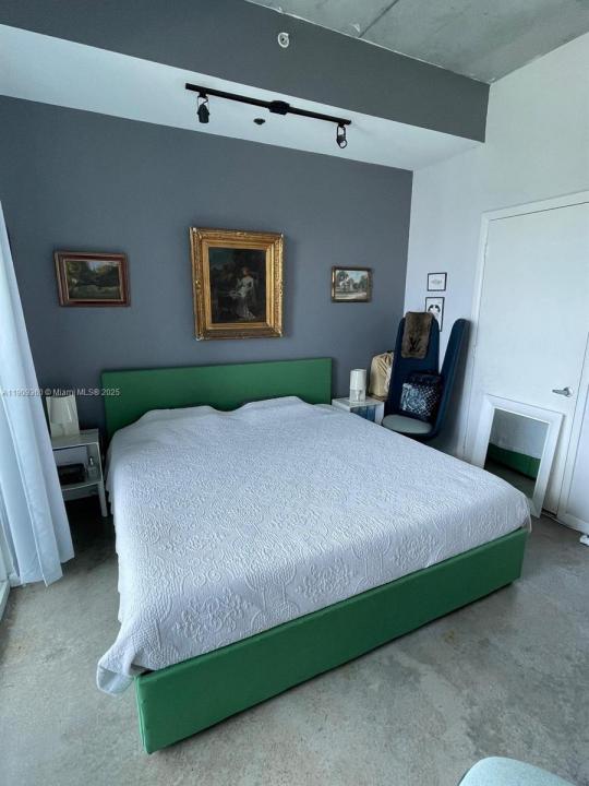 10 SW South River Dr 1210, Miami, 佛罗里达州 33130, 美国