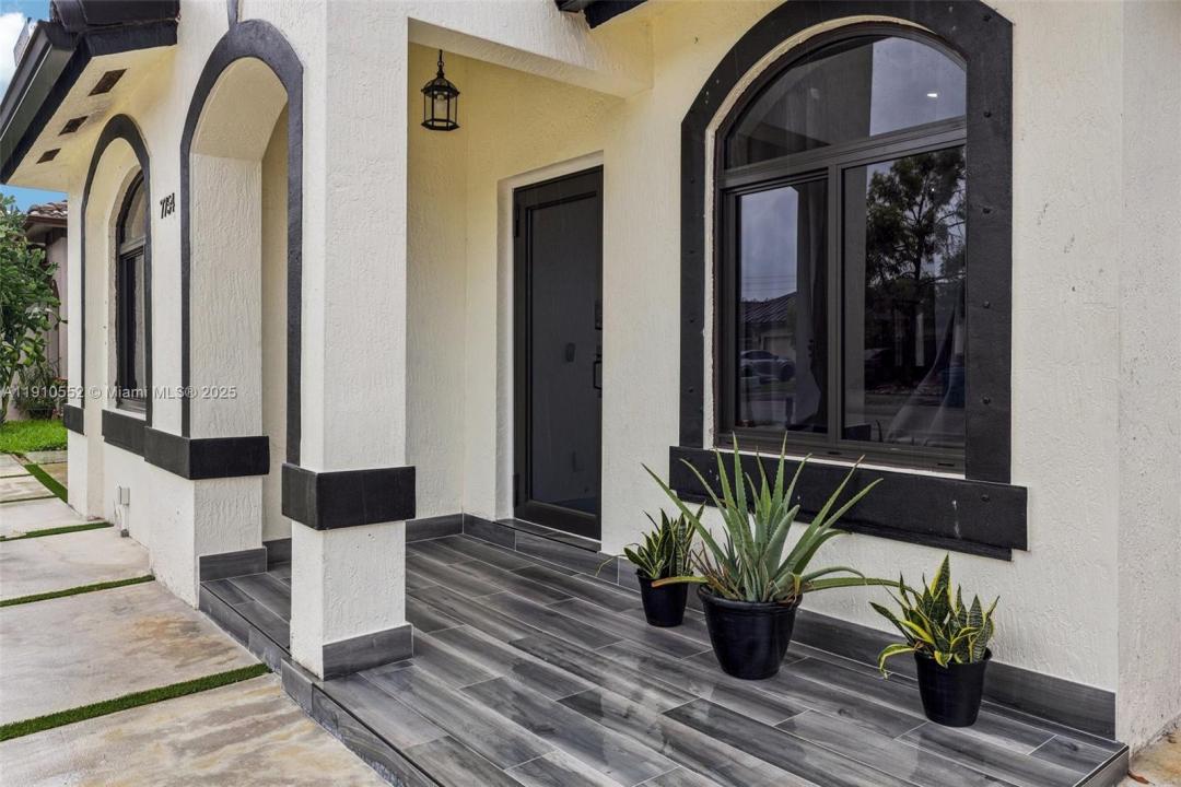 7754 NW 201st Ter, Hialeah, Florida 33015