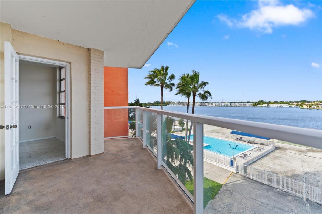 1351 NE Miami Gardens Dr 406E, Miami, Flórida 33179, Estados Unidos