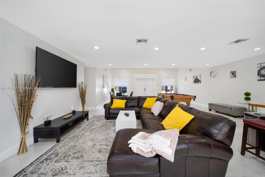 31 SE 12th St, Pompano Beach, Florida 33060, HOA KỲ