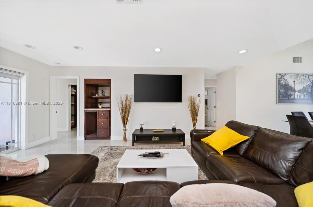 31 SE 12th St, Pompano Beach, Florida 33060, HOA KỲ