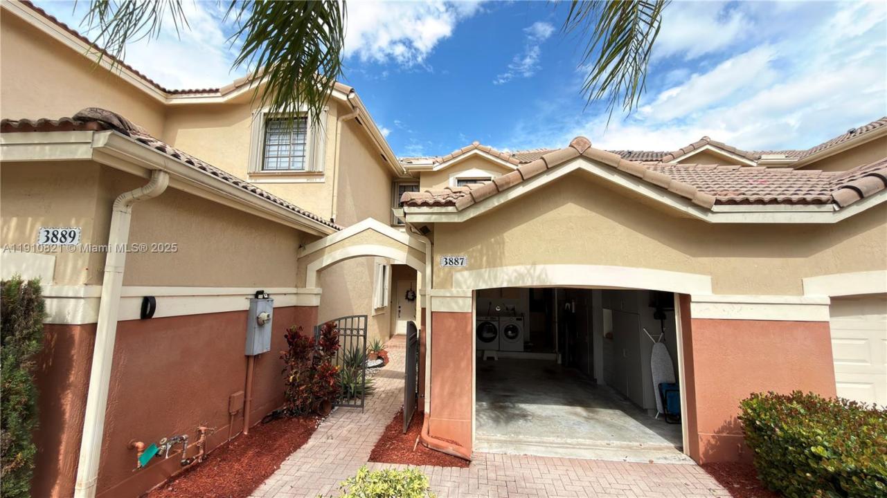 3887 Tree Top Dr 3887, Weston, Florida 33332, USA