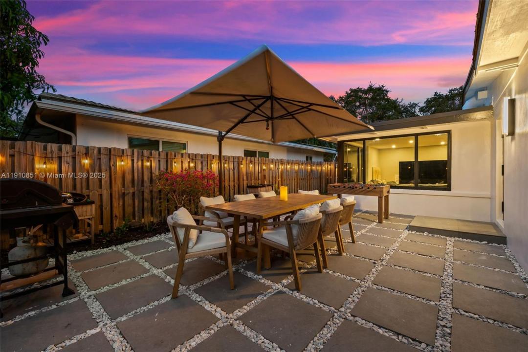 329 SW 18th Avenue, Fort Lauderdale, Florida 33312