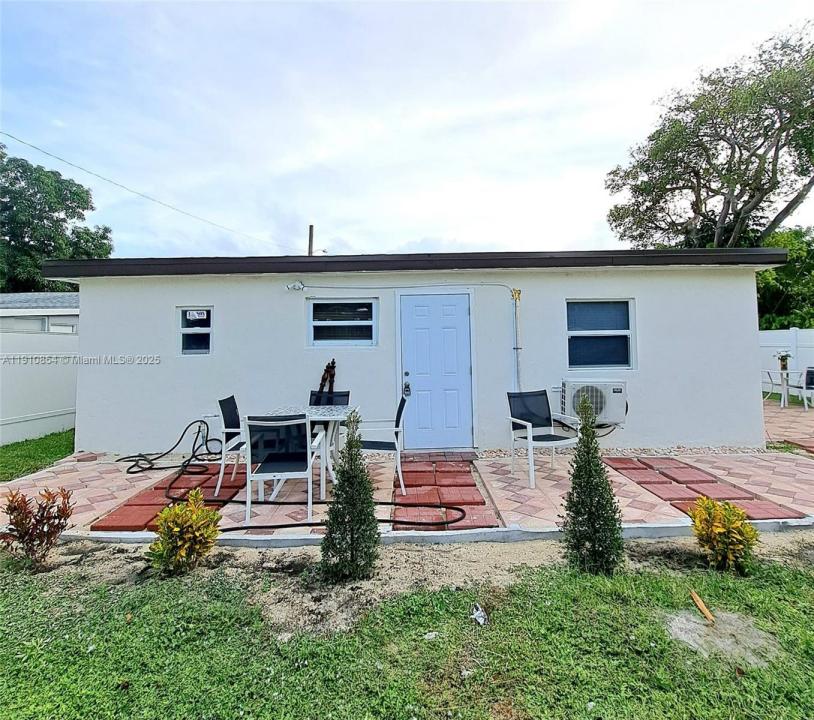 2215 Mayo St E1/Rear, Hollywood, 佛羅里達州 33020, 美國