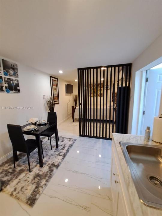 2215 Mayo St E1/Rear, Hollywood, 佛羅里達州 33020, 美國