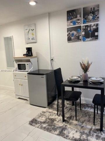 2215 Mayo St E1/Rear, Hollywood, 佛羅里達州 33020, 美國