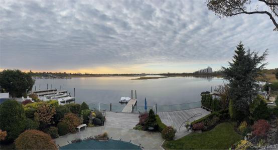 49 Harborview, Hempstead, New York 11559, États-Unis