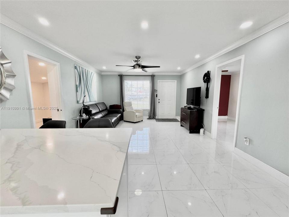 2462 NW 62nd Ter, Margate, Florida 33063, USA