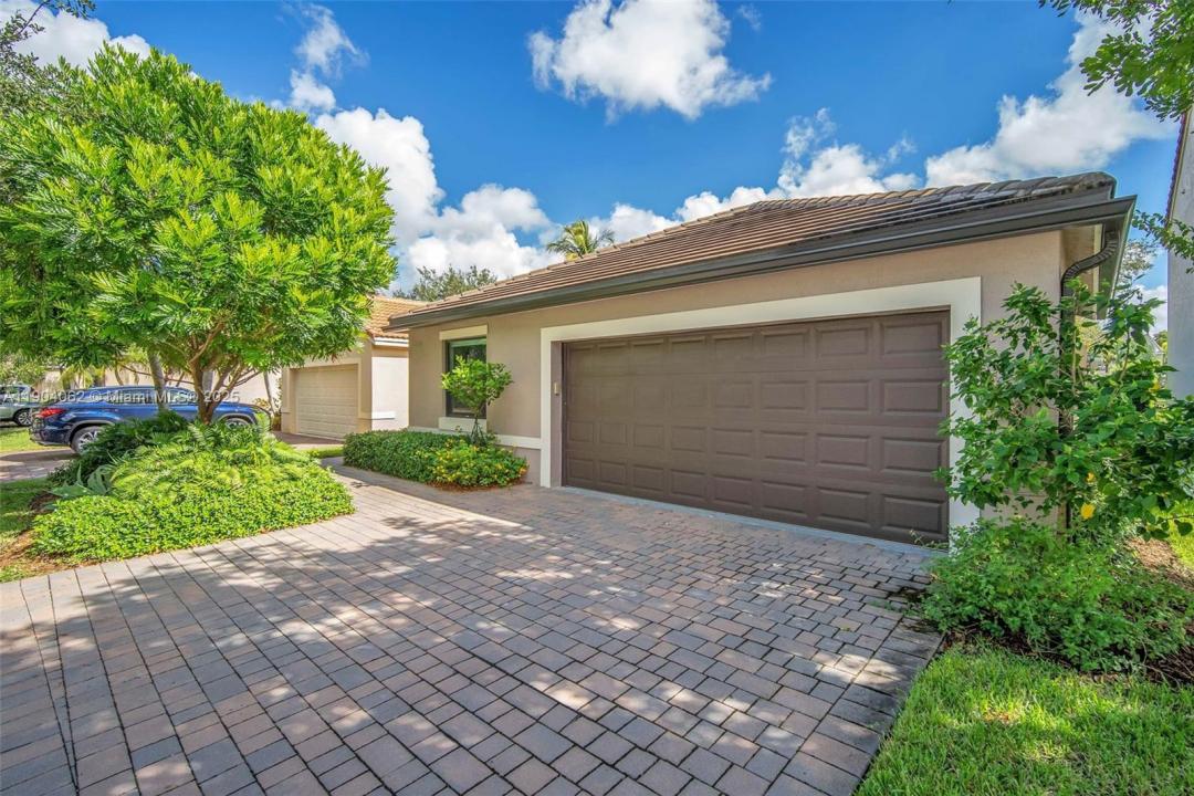 225 E Bayridge Dr, Weston, Florida 33326