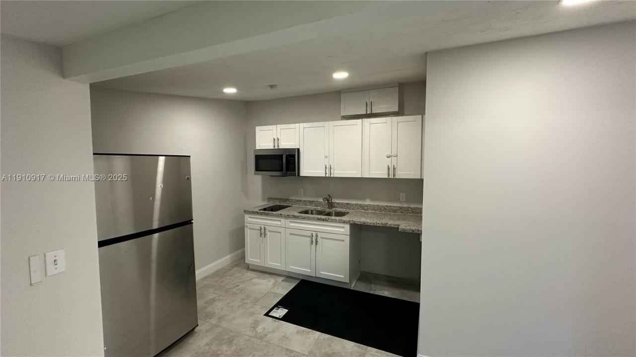 408 S 9th St, Lantana, Florida 33462