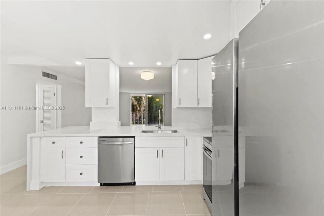 319 NE 14th Ave 201, Hallandale Beach, Florida 33009, HOA KỲ