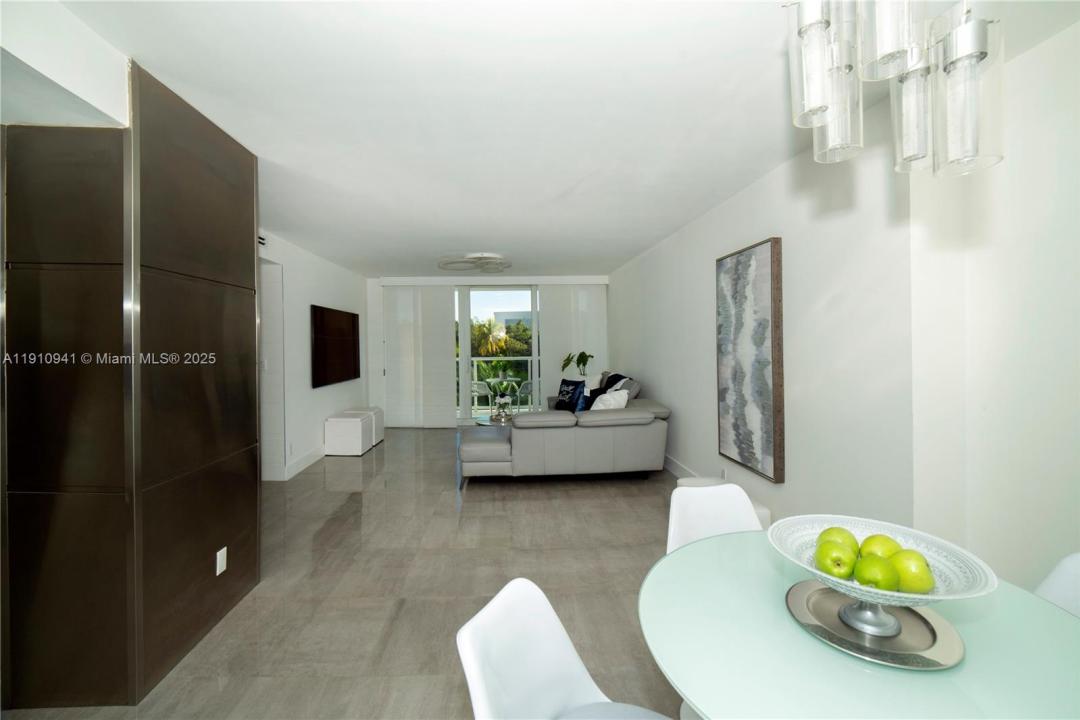 100 Bayview Dr 325, Sunny Isles Beach, 佛羅里達州 33160, 美國