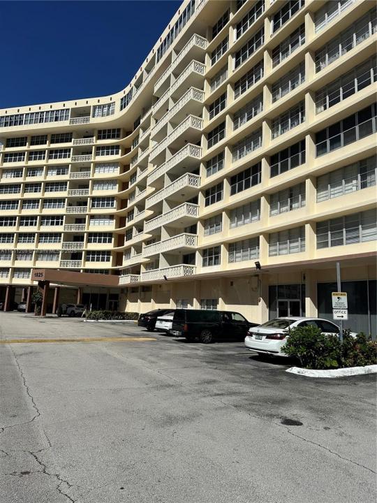 1825 S Ocean Dr 214, Hallandale Beach, Floride 33009, États-Unis
