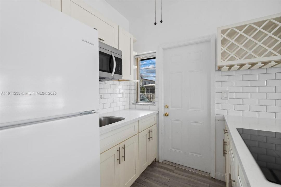 8135 Crespi Blvd 1, Miami Beach, Florida 33141, Stati Uniti