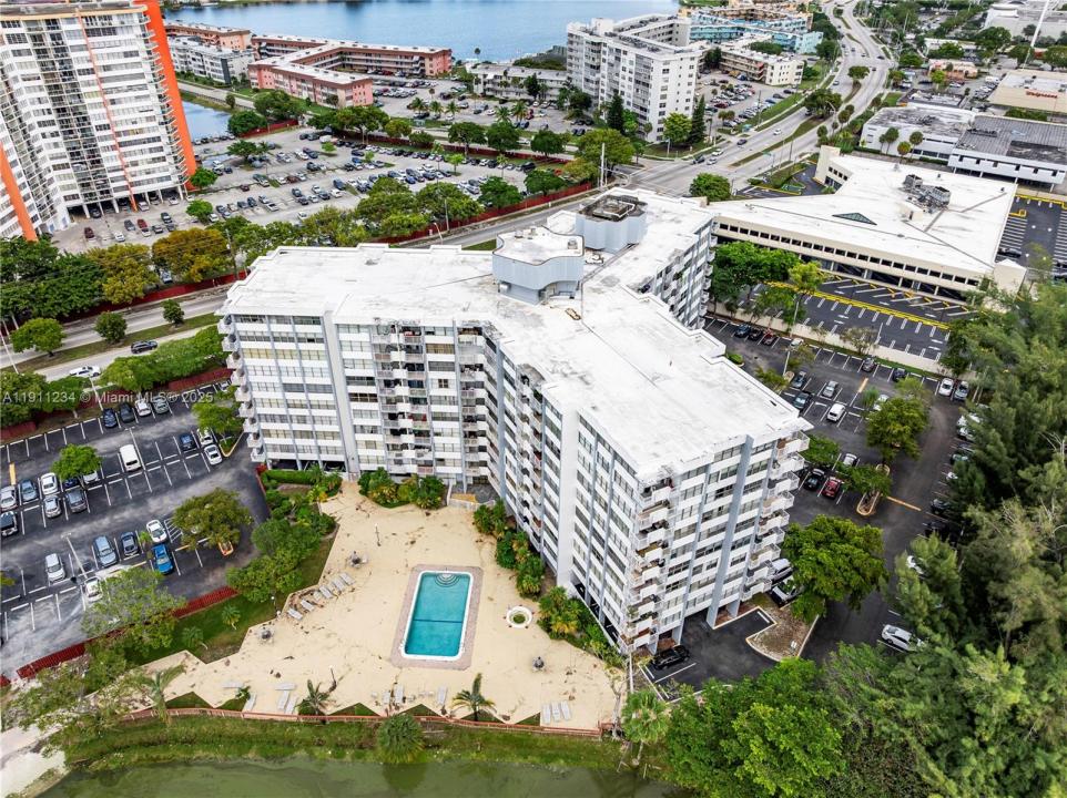 1300 NE Miami Gardens Dr 512E, Miami, Florida 33179, USA