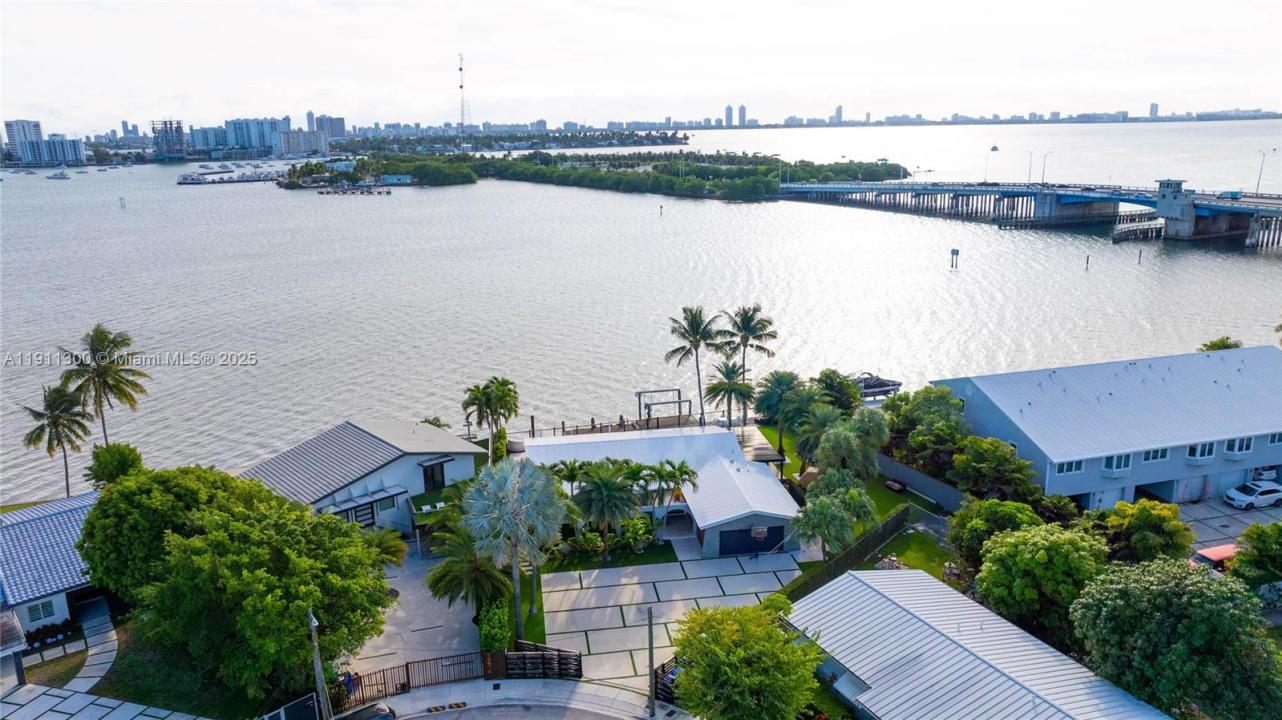 1242 NE 81st Ter, Miami, Flórida 33138, Estados Unidos