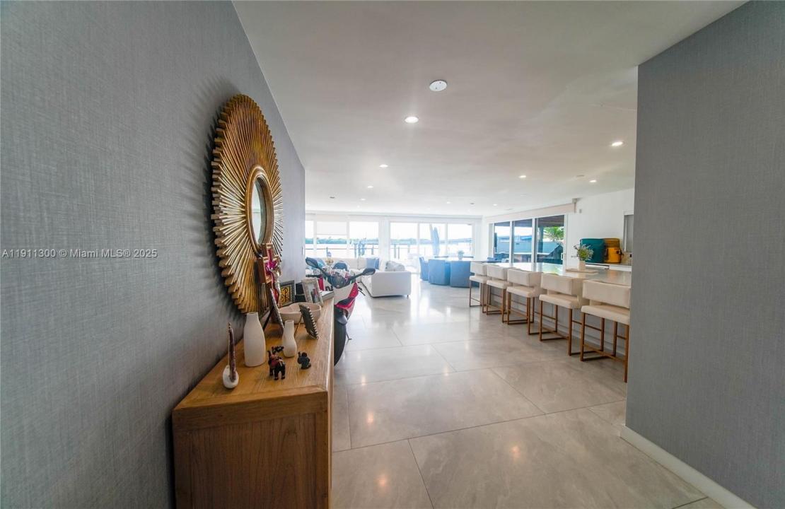 1242 NE 81st Ter, Miami, Flórida 33138, Estados Unidos