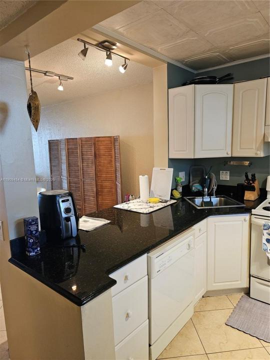 114 Lake Emerald Dr 409, Oakland Park, Floride 33309, États-Unis