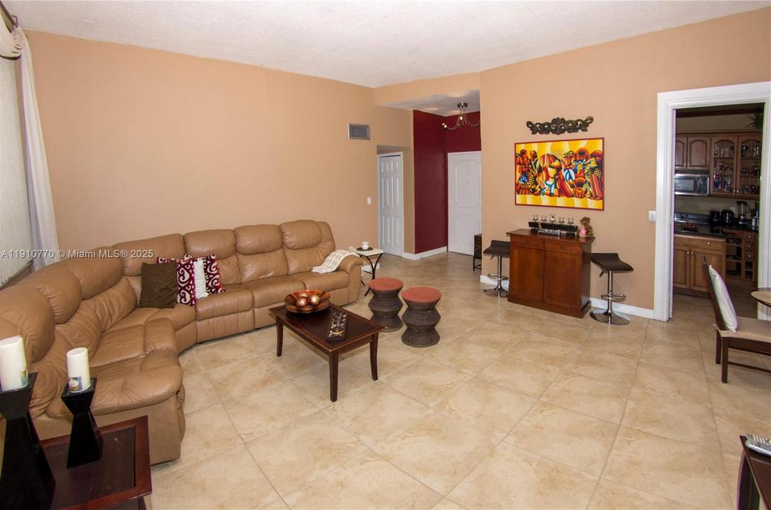 1301 NE Miami Gardens Dr 1726W, Miami, Flórida 33179, Estados Unidos