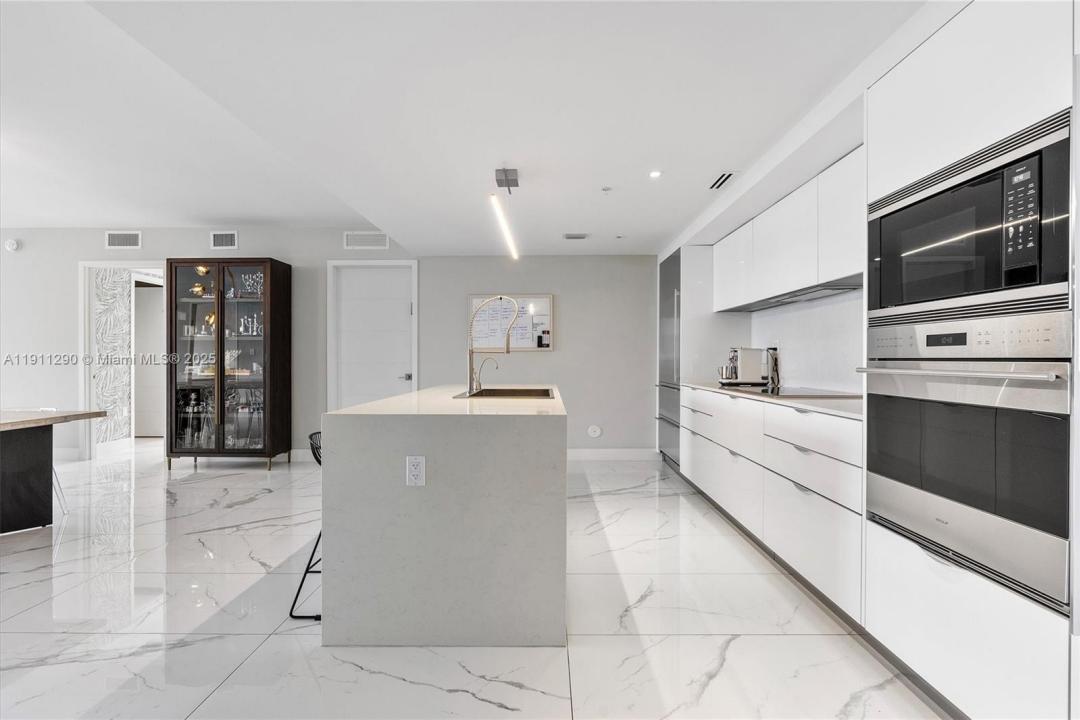 9521 E Bay Harbor Dr 604, Bay Harbor Islands, Florida 33154, Estados Unidos