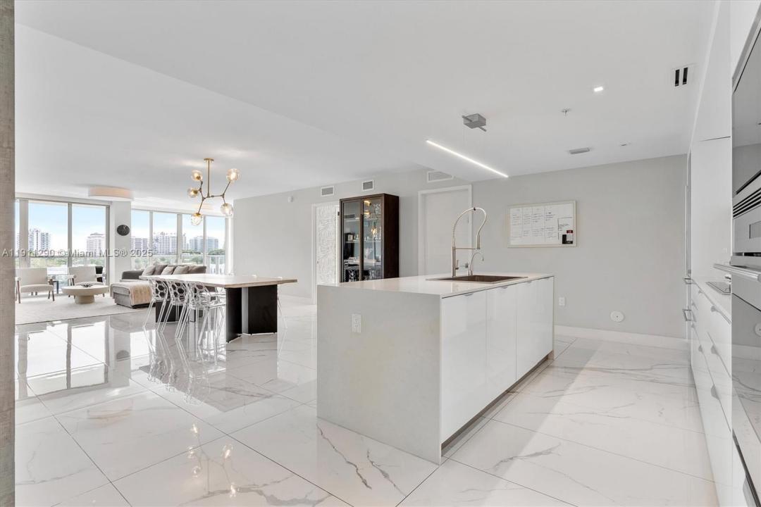 9521 E Bay Harbor Dr 604, Bay Harbor Islands, Florida 33154, Estados Unidos