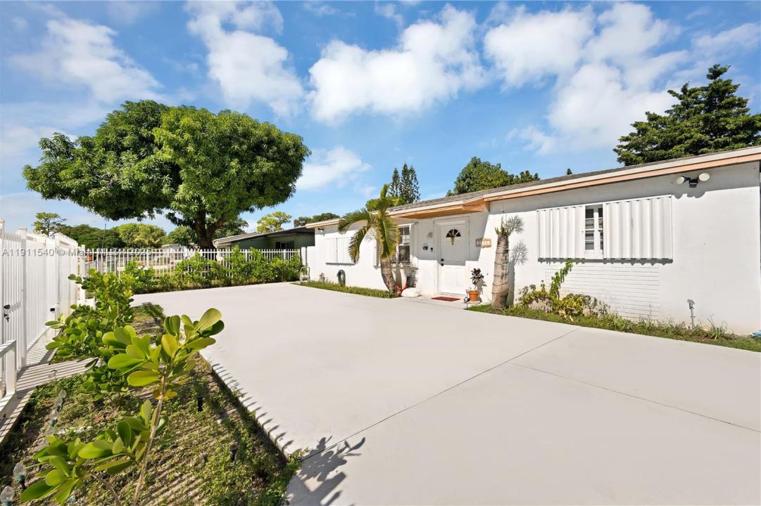 1145 Kasim St, Opa-Locka, Floride 33054, États-Unis