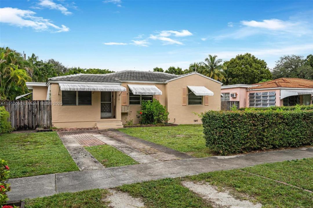 17 N Melrose Dr, Miami Springs, Floride 33166, États-Unis