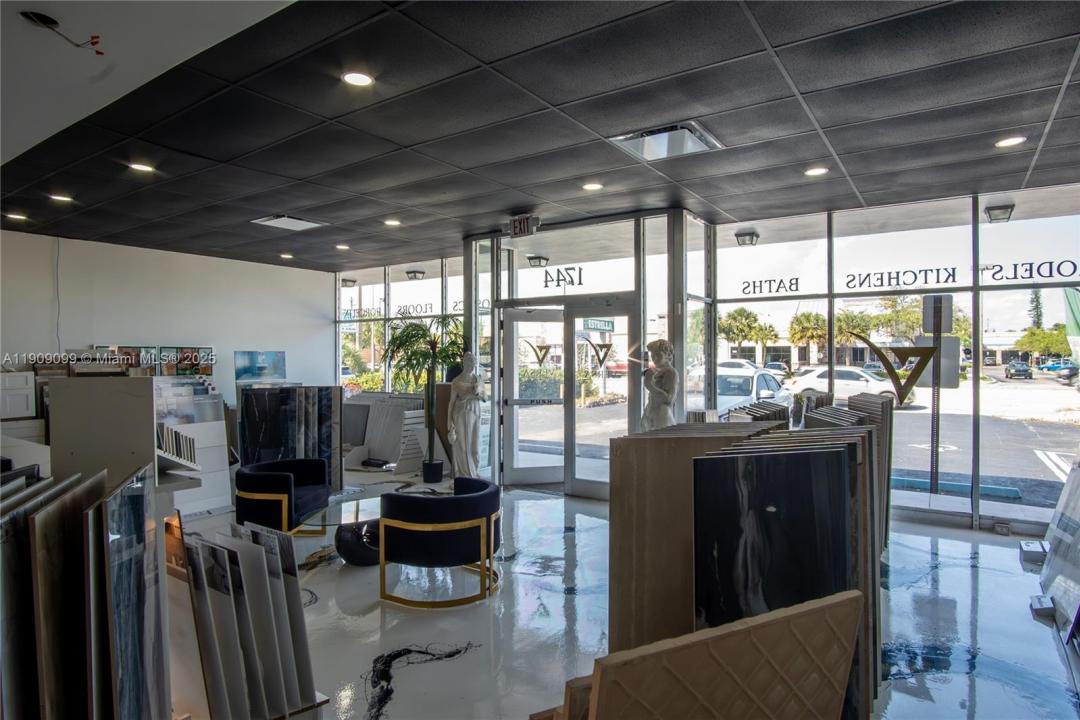 1744 E Commercial Blvd, Fort Lauderdale, פלורידה 33334, ארצות הברית של אמריקה 