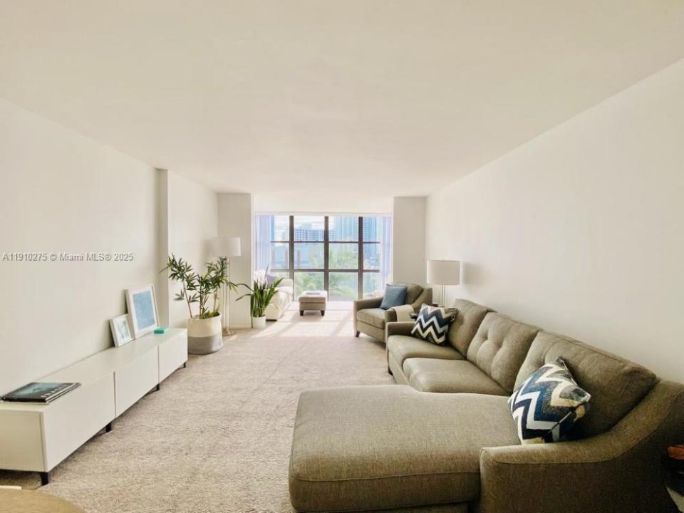 800 Parkview Dr 726, Hallandale Beach, 플로리다 33009, 미국